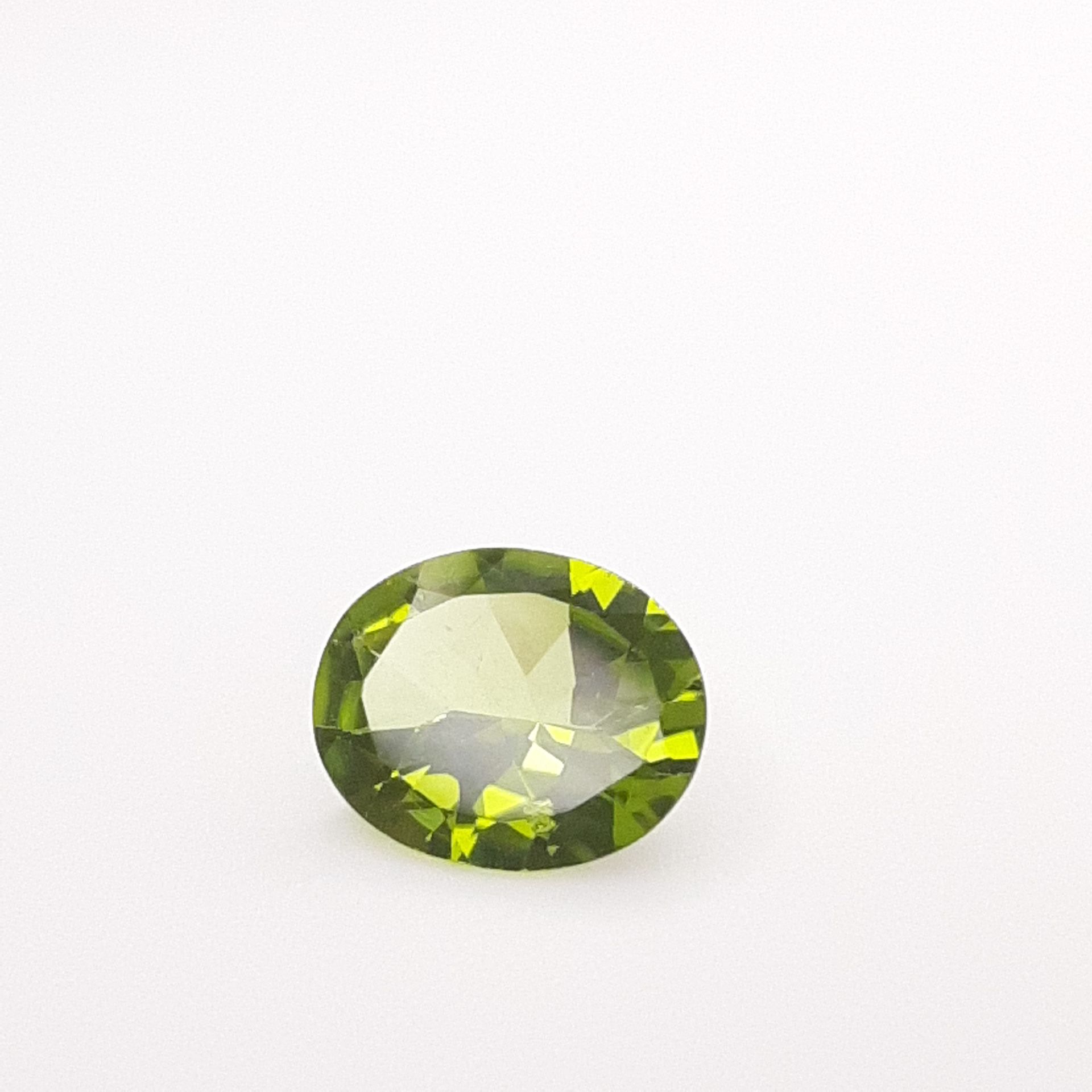 Péridot - BRESIL - 3.75 cts PERIDOT - From Brazil - Green color - Oval size - Im&hellip;