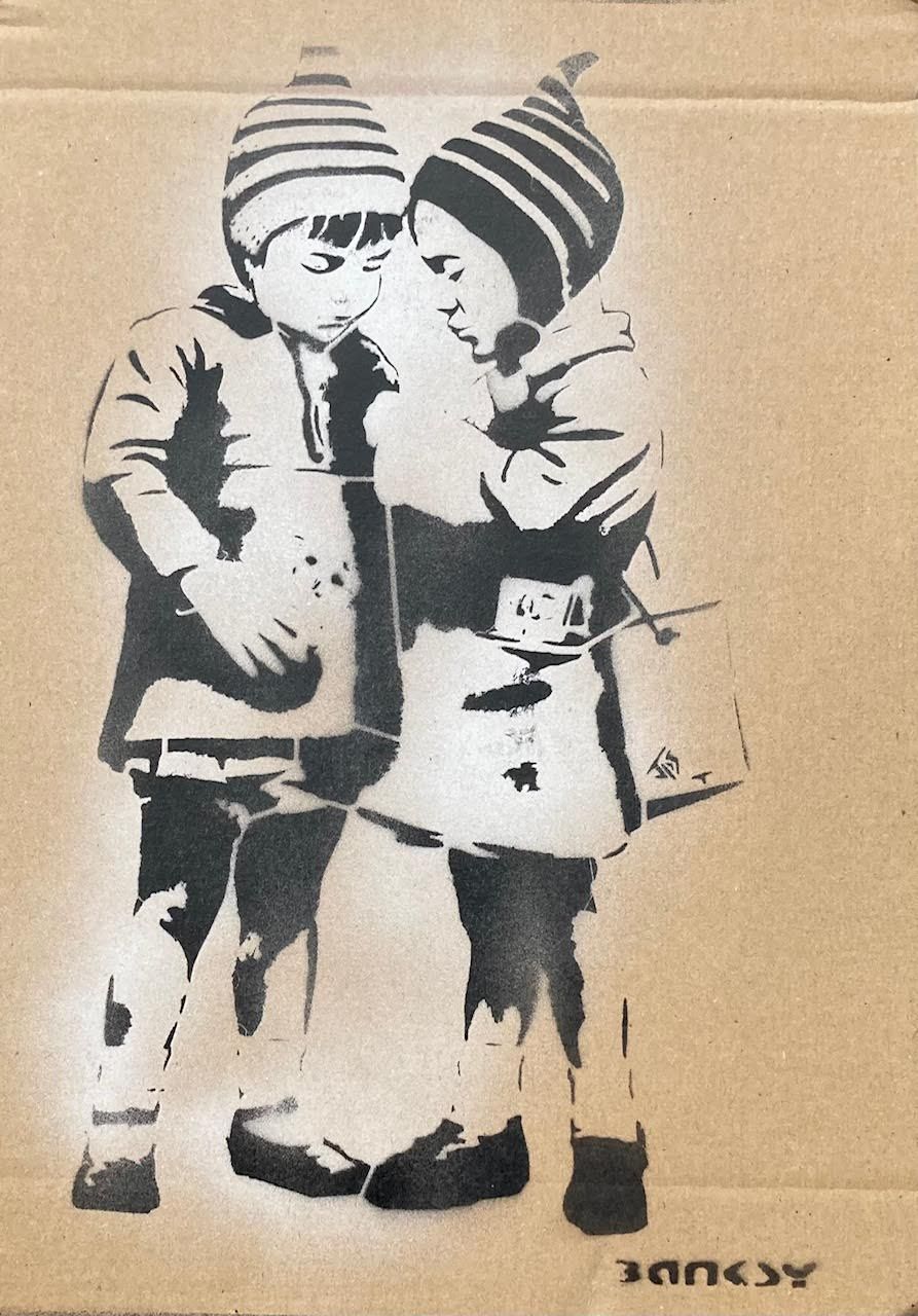 Banksy né en 1974 (D'après) BANKSY（后）（1974年）--"耳语的孩子"，Weston Super Mare，2015年--迪&hellip;