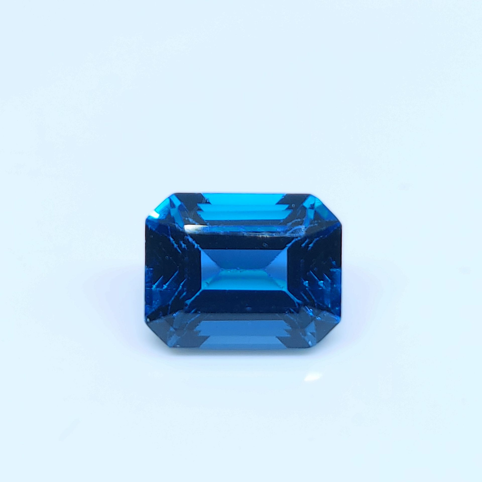 Topaze London blue Brésil - 3.18 cts TOPAZE LONDON BLEUE - Provenance Brésil - C&hellip;