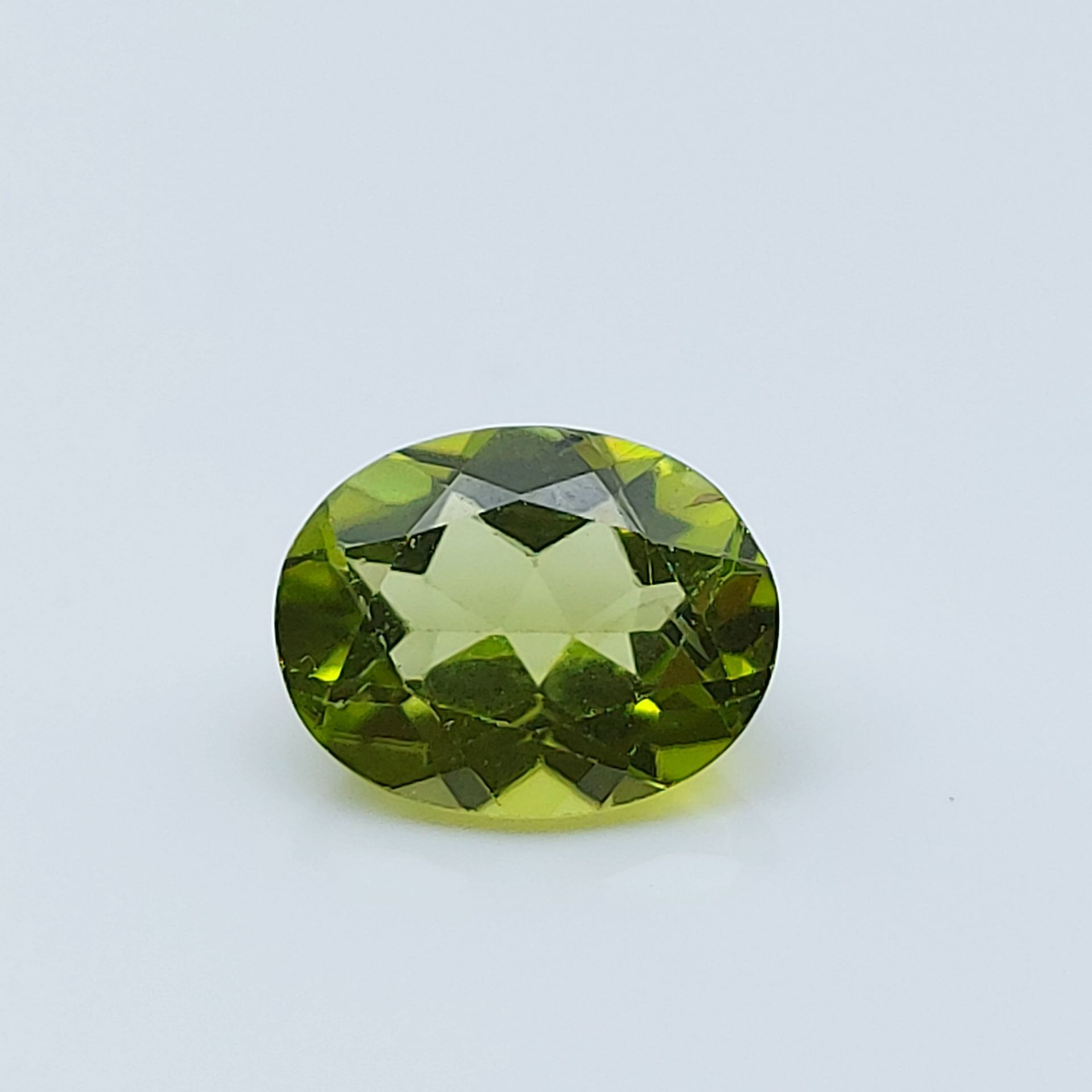 Péridot Brésil – 1.92 cts PERIDOT - From Brazil - Green color - Oval size - Impe&hellip;