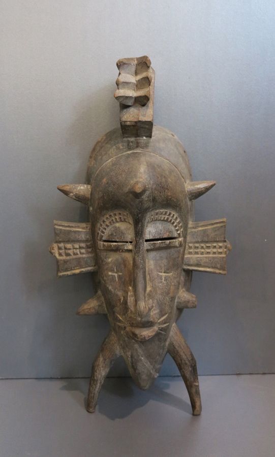 Masque Kpeliyé Senoufo Kpeliyé mask.

Ivory Coast, Senoufo ethnic group.

18x11x&hellip;