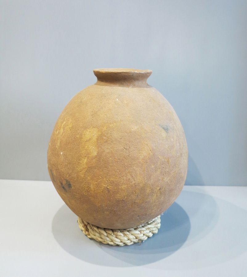 Jarre en terre cuite, Nigéria Apode pottery in terracotta.

Nigeria

25x33cm