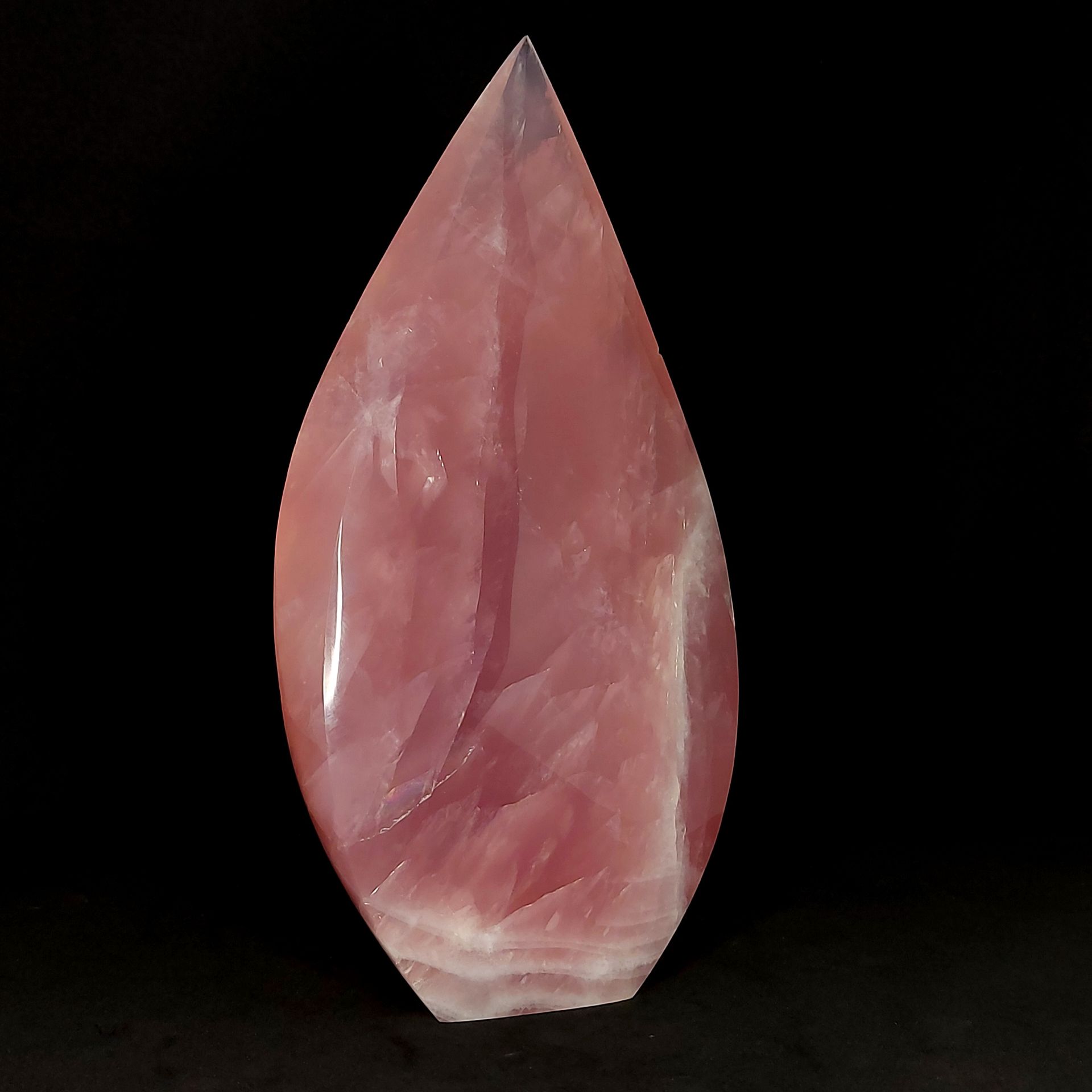 QUARTZ ROSE - 1032 gr 玫瑰花岗岩装饰性抛光，呈 "火焰 "状。玫瑰石英是一种由金属氧化物、锰和钛染成的石英品种 - 产地巴西 - 粉红色 &hellip;