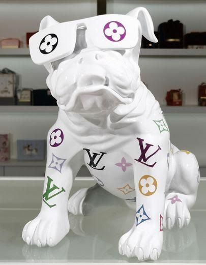 JOHN. TOBB (Né en 1953) DOG TOBB LV (Bulldogge)(Weiß)
Mischtechnik auf Kunstharz&hellip;