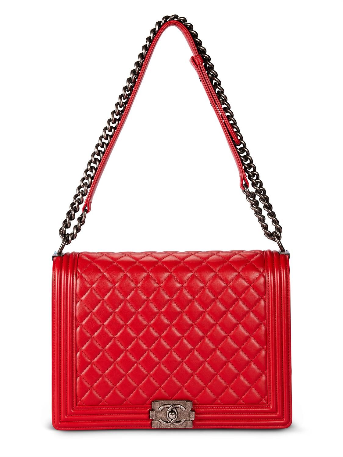 Chanel, Boy, a red calfskin quilted leather shoulder bag Chanel, Boy, un sac à b&hellip;