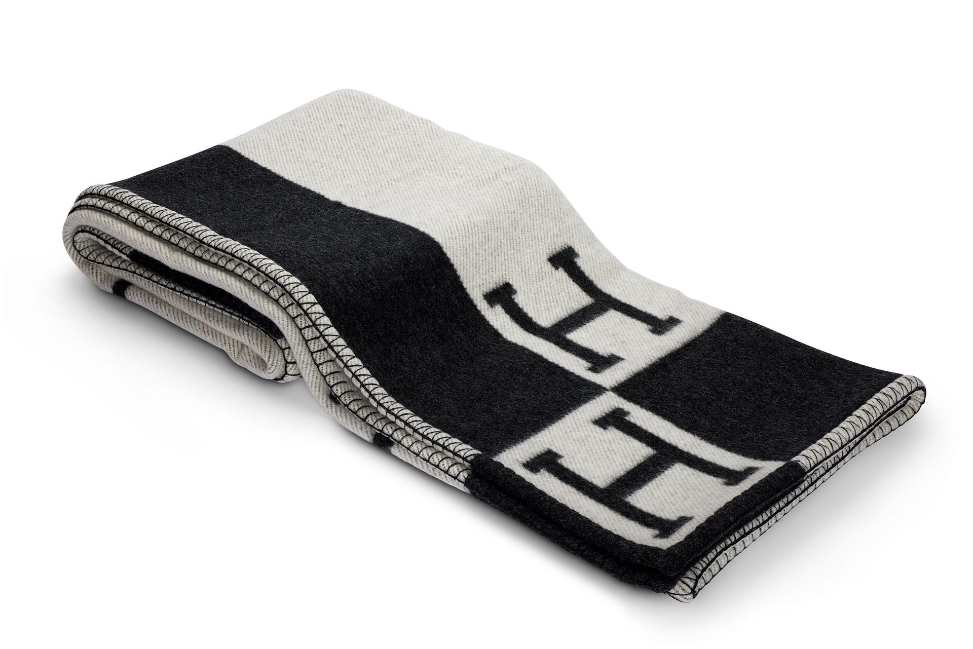 Hermes, Avalon, a grey and white wool and cashmere throw Hermes, Avalon, eine gr&hellip;