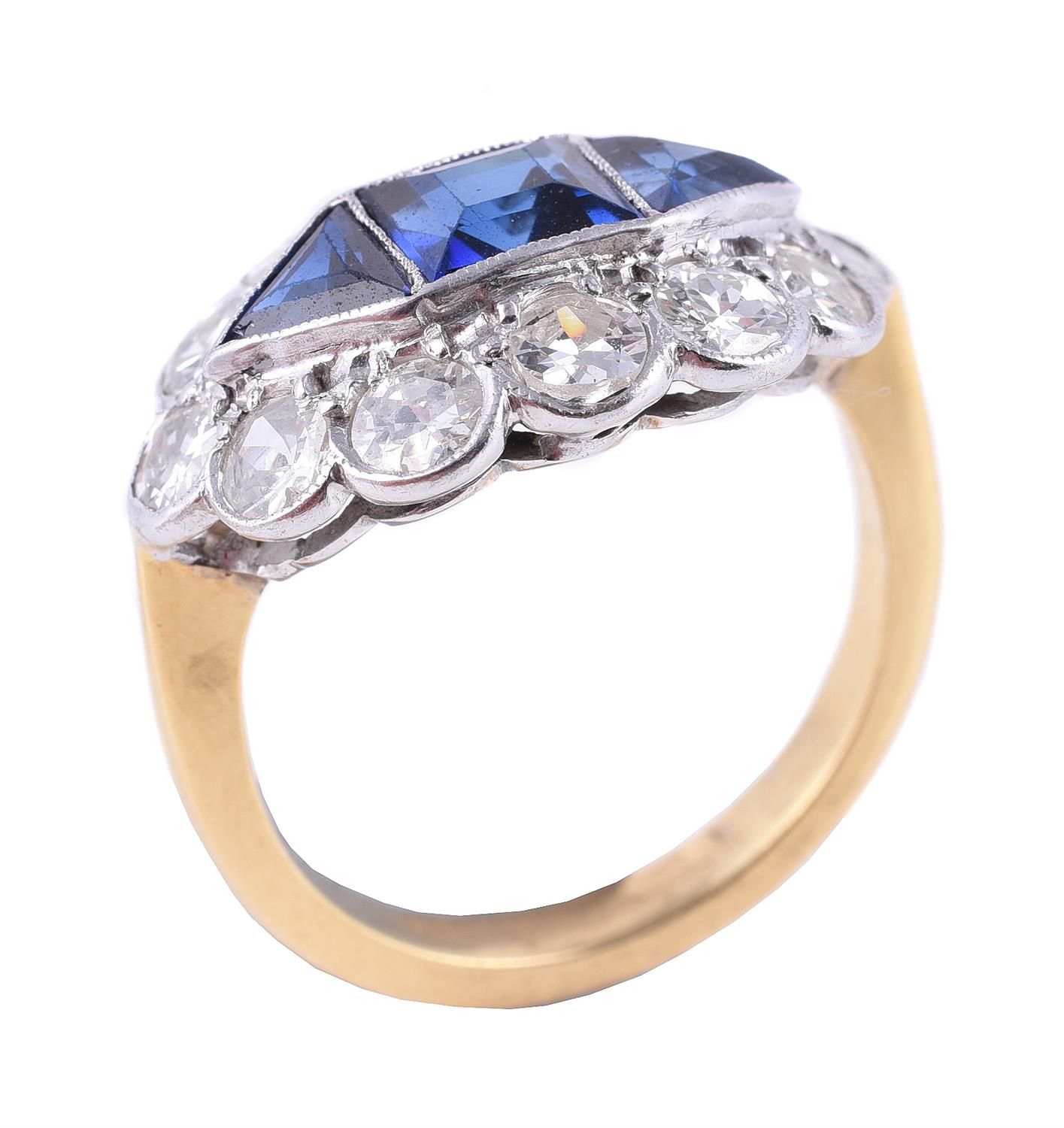 A sapphire and diamond dress ring Ein Saphir- und Diamant-Kleiderring, das zentr&hellip;