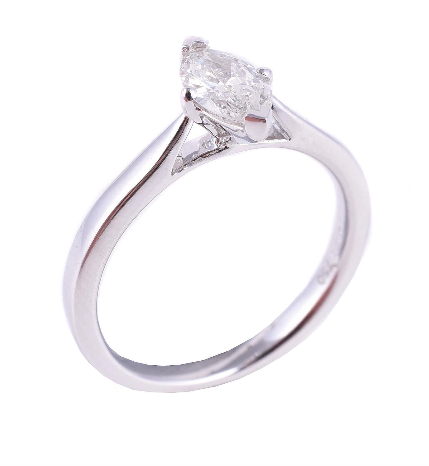 A single stone diamond ring 一枚单石钻石戒指，榄尖形切割钻石估计重0.50克拉，四爪镶嵌，18K金印记，手指尺寸M，总重3克