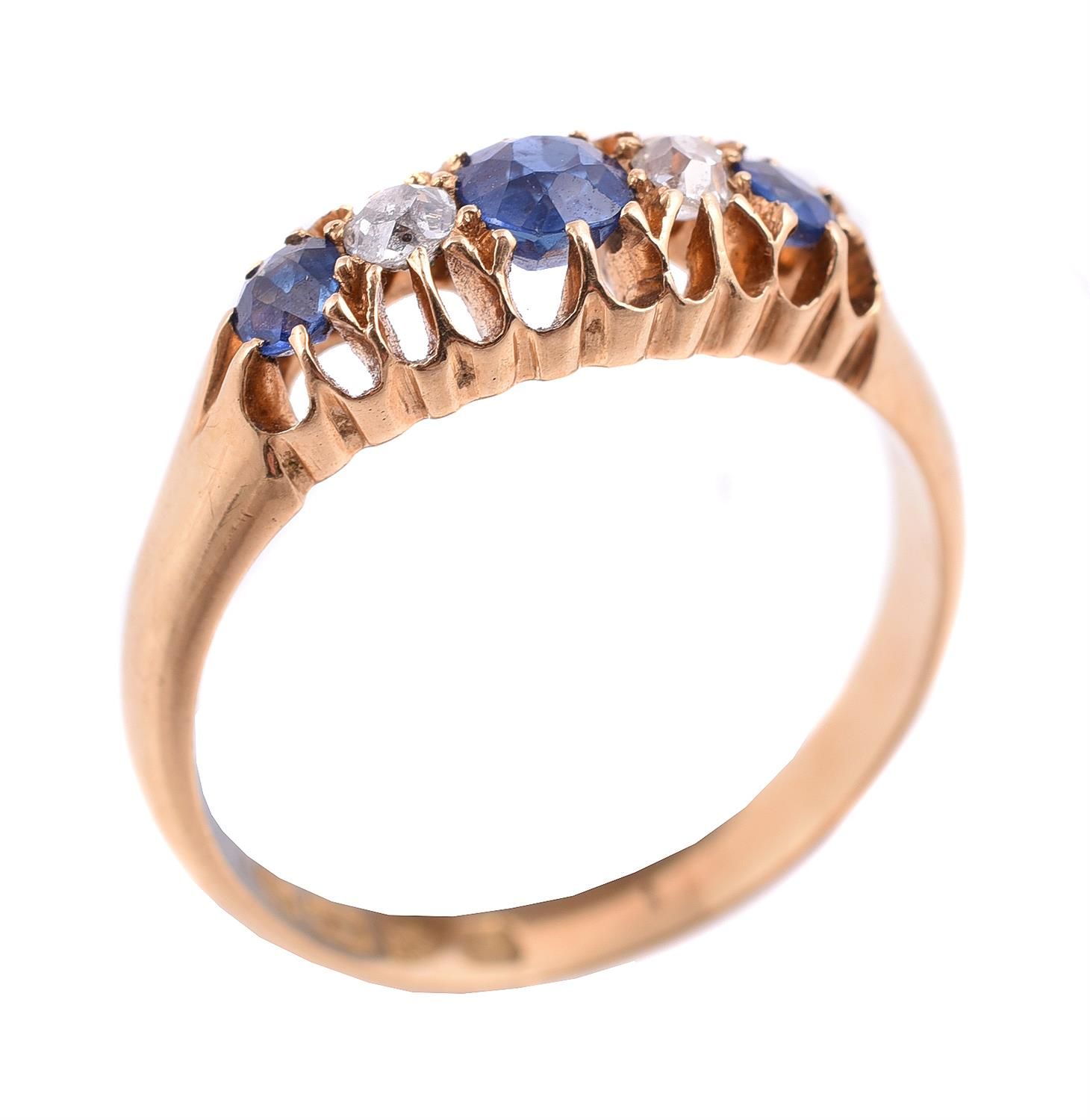 An early Edwardian sapphire and diamond five stone ring Un primo edoardiano zaff&hellip;