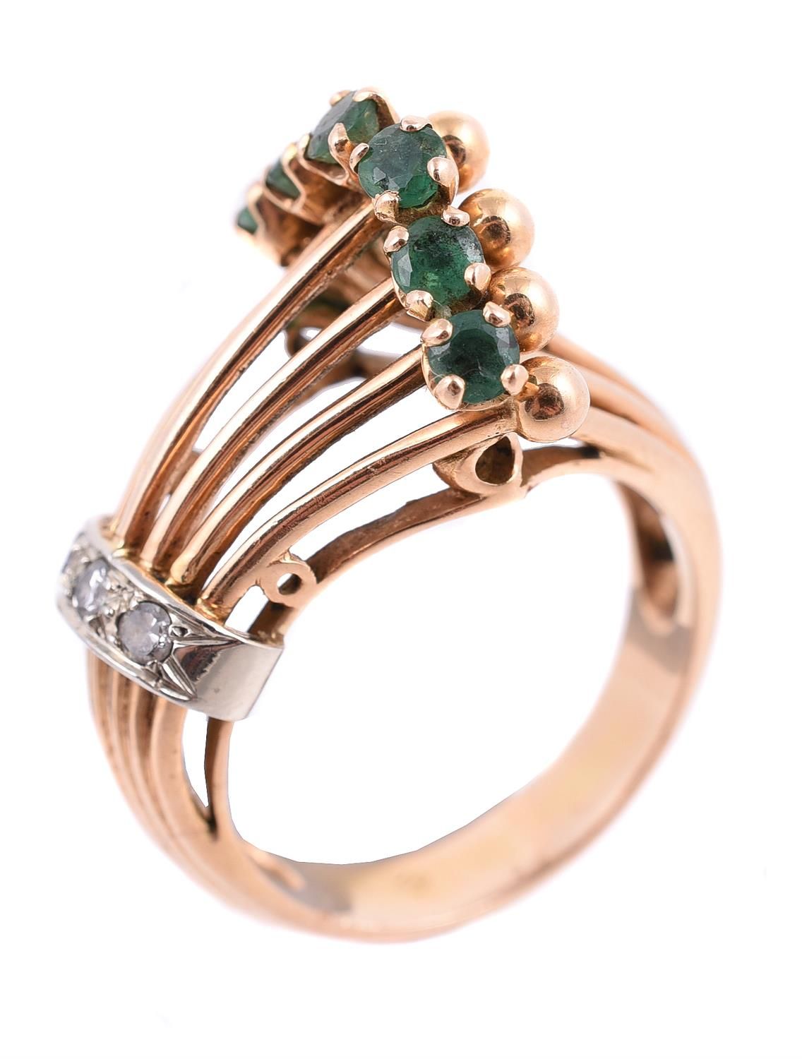 A French mid 20th century Retro emerald and diamond dress ring 一枚20世纪中期法国复古祖母绿和钻&hellip;