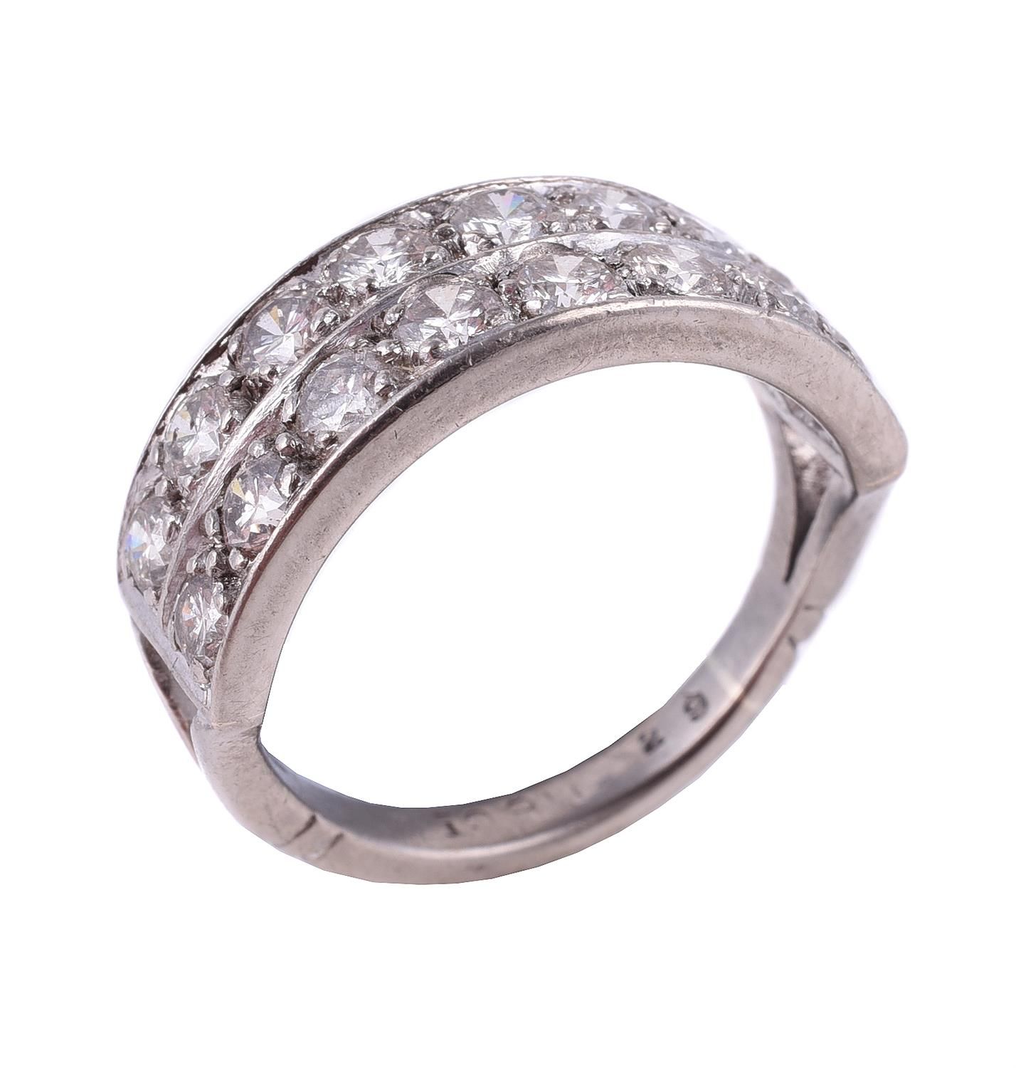A diamond two row ring 双排钻石戒指，两排明亮式切割钻石，共重约1.28克拉，手指尺寸为L 1/2，总重5.9克