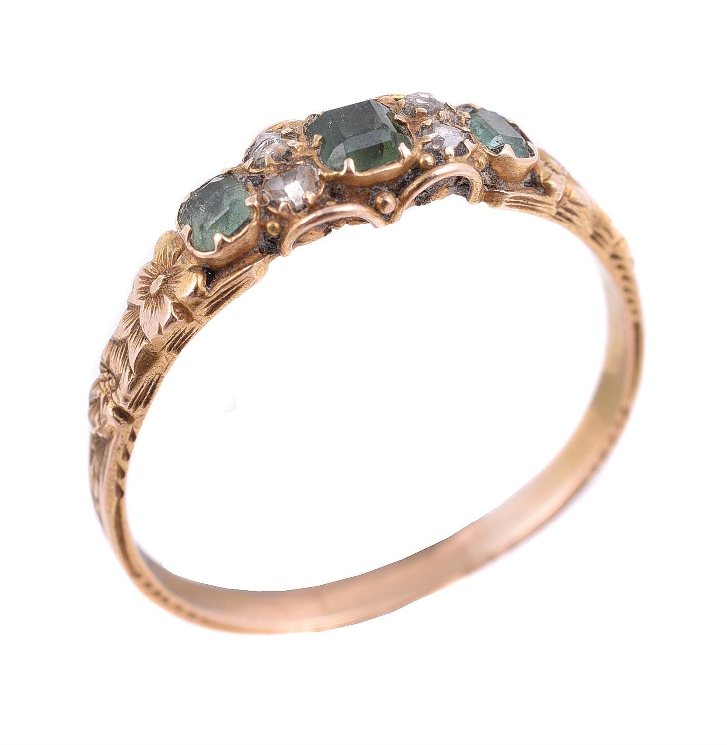 An early Victorian emerald and diamond ring Bague en émeraude et diamant, datant&hellip;