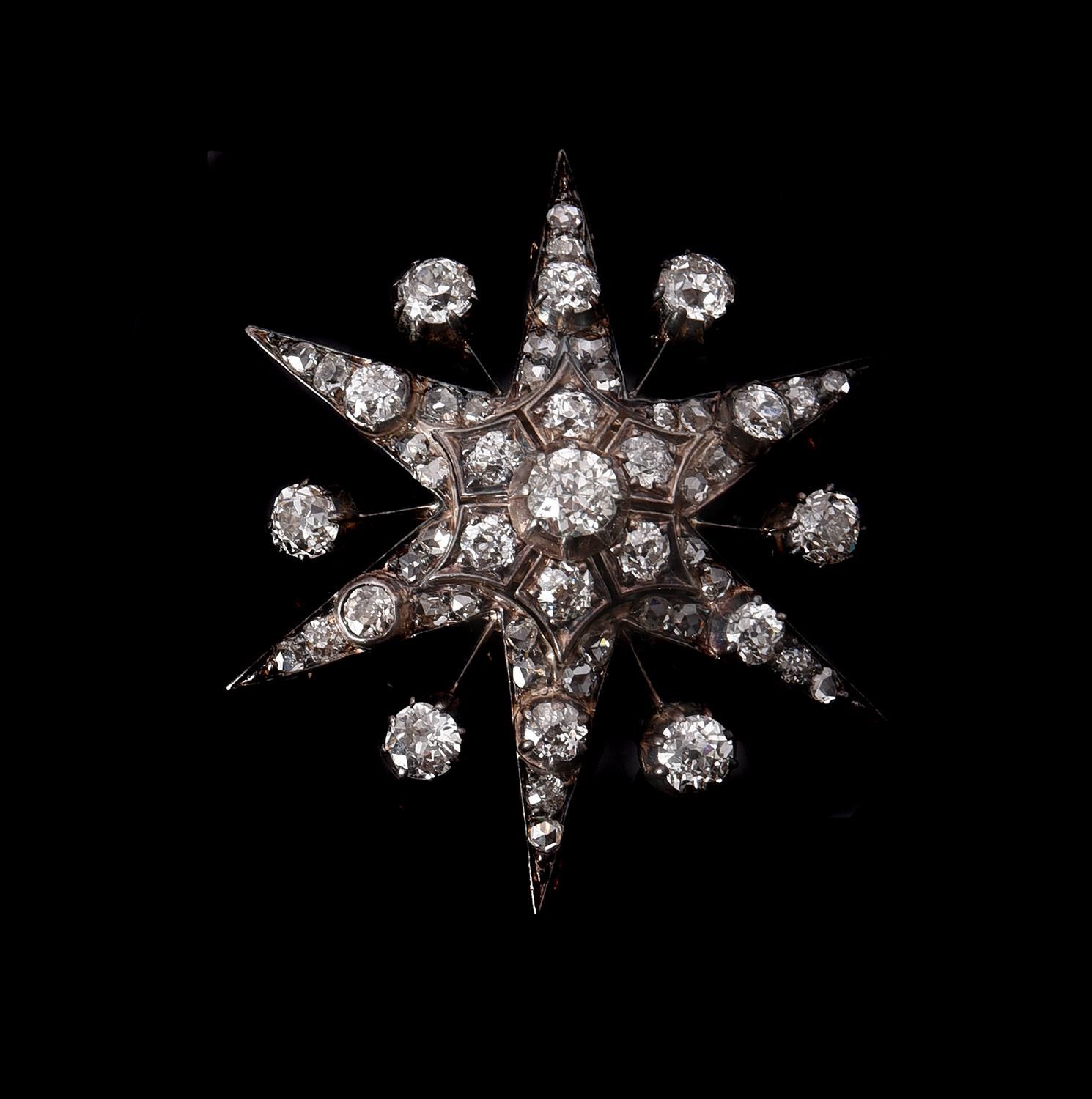 A late Victorian diamond star brooch/pendant 维多利亚时代后期的钻石胸针/吊坠，六尖星镶嵌老式切割和玫瑰式切割钻石，&hellip;