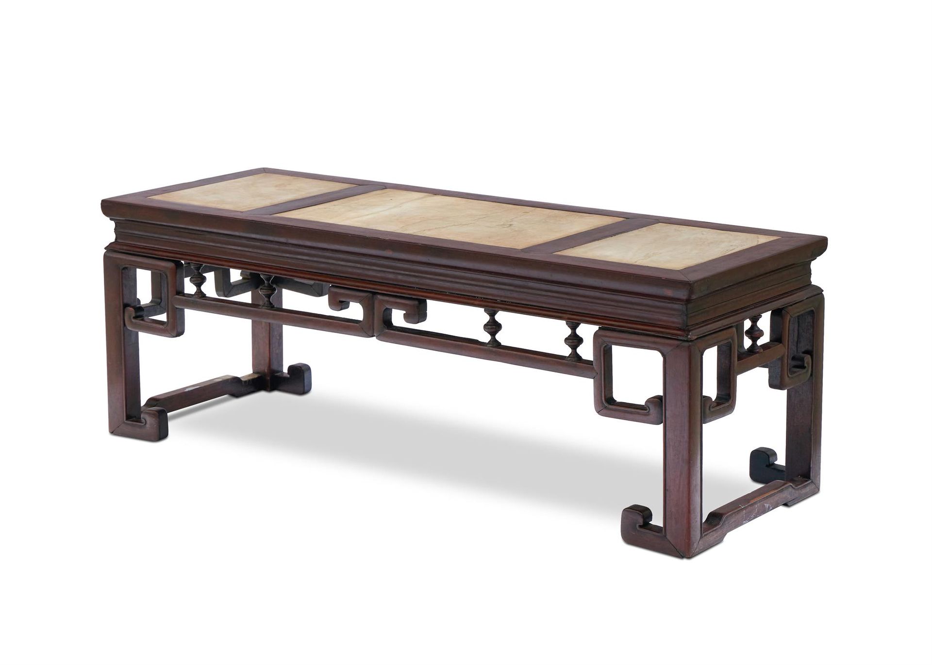 A HONGMU LOW TABLECHINESE, LATE 19TH CENTURY TABLE BASSE HONGMU CHINOISE, FIN DU&hellip;