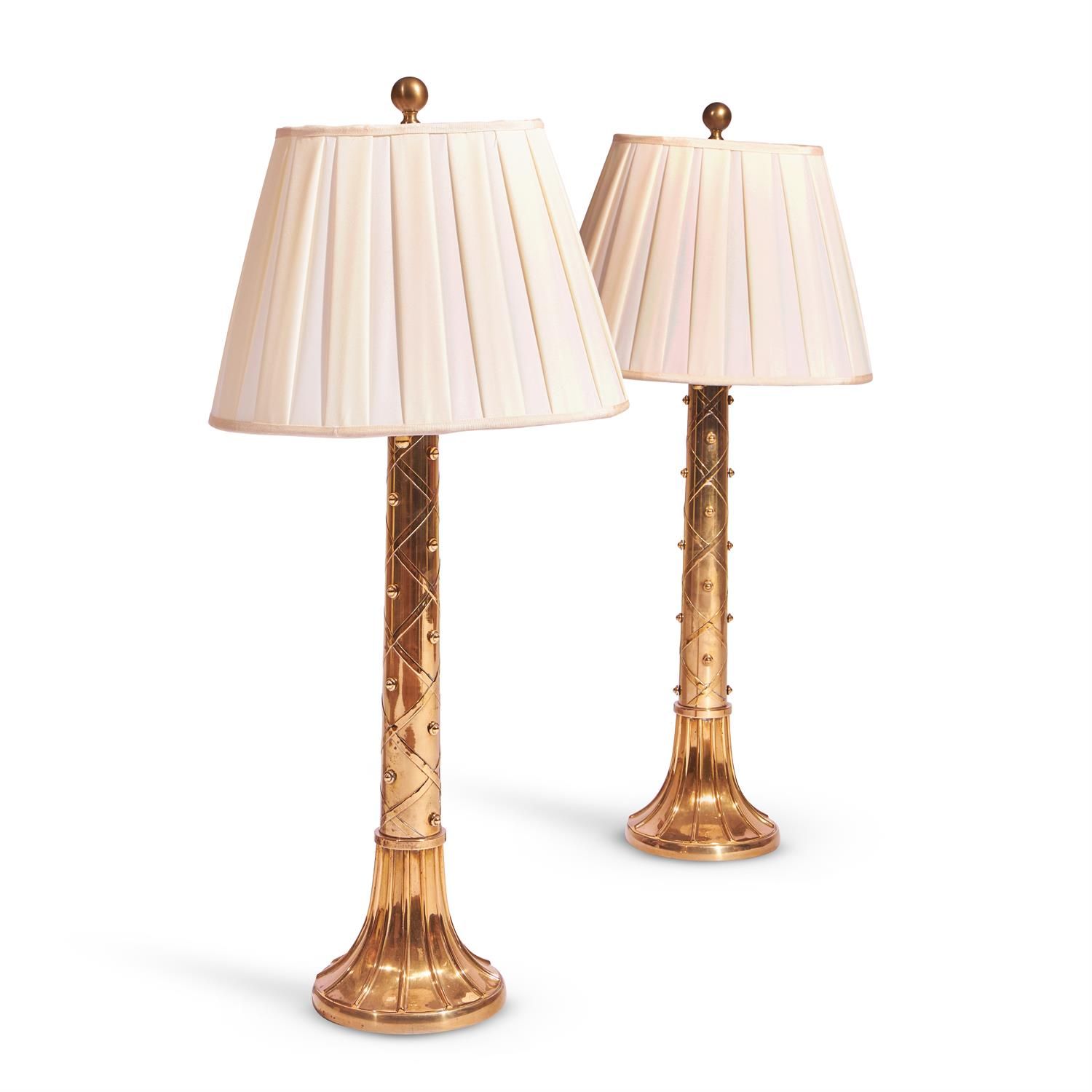 A PAIR OF AMERICAN GILT BRASS LAMPS BY LEO DESIGN PITTSBURG PAIRE DE LAMPES AMÉR&hellip;