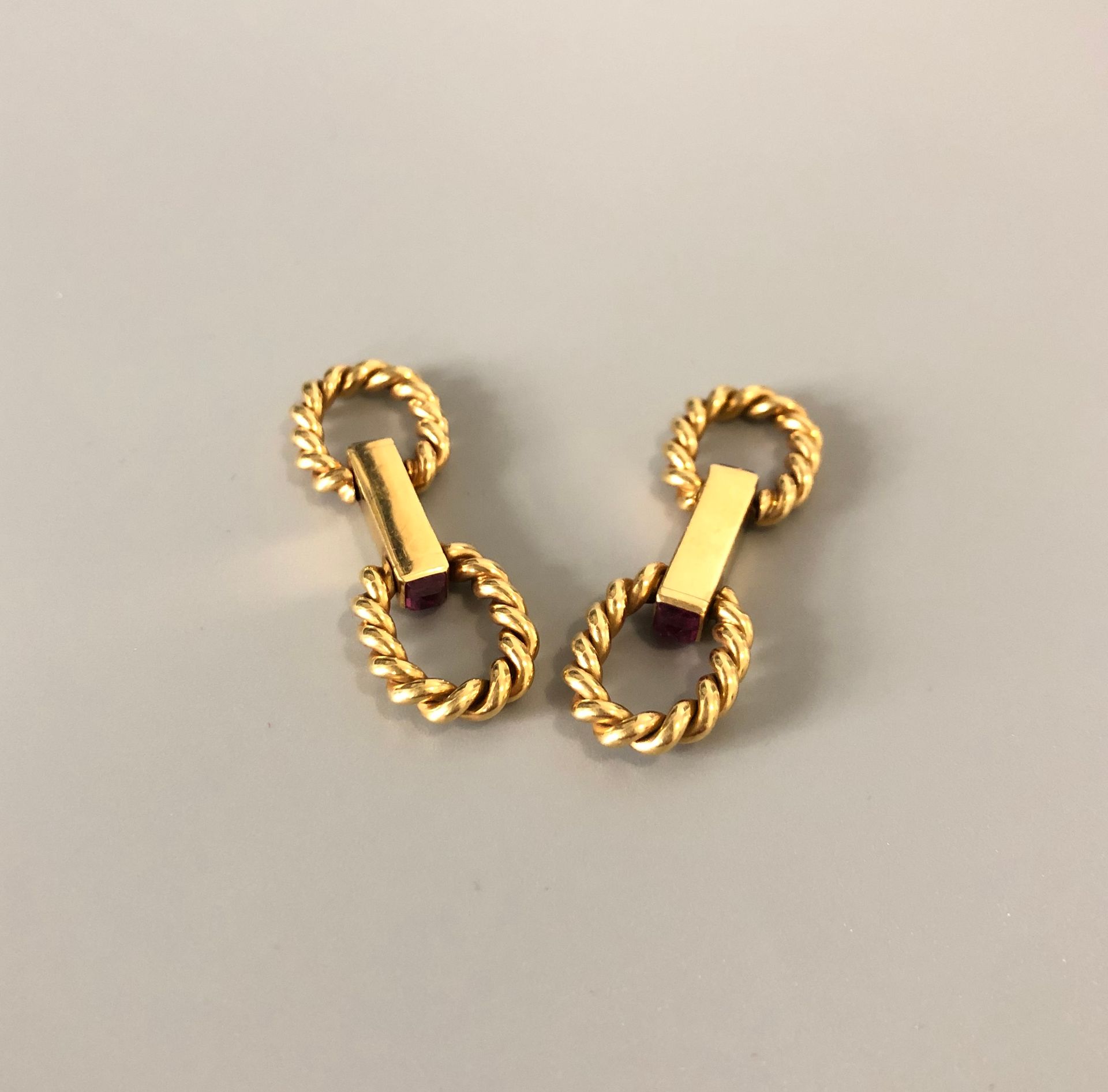 Null Pair of cufflinks in yellow gold 18K (750 thousandths) with openwork and br&hellip;