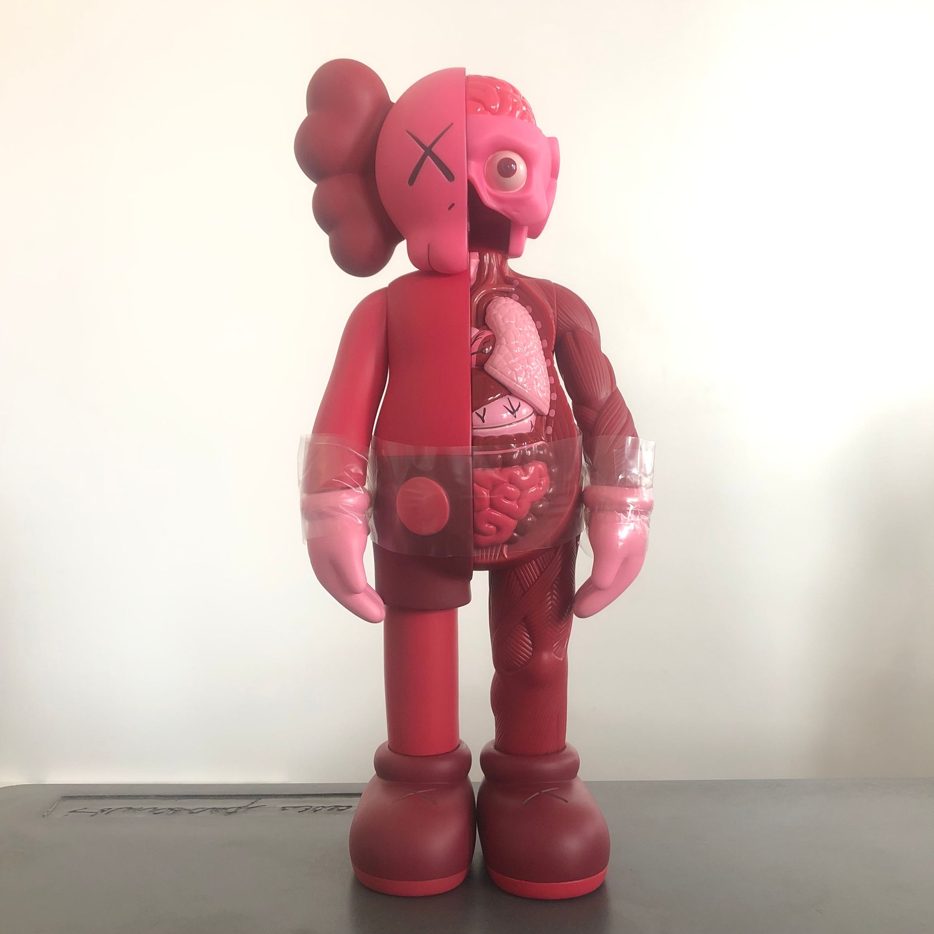 KAWS KAWS (1974)

Companion dissected Rouge ( flayed ), 2016

Art Toy en vinyle
&hellip;