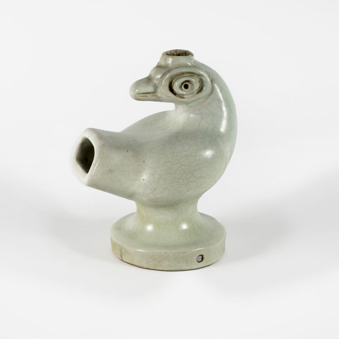 Georges JOUVE (1910-1964) Gallina in ceramica smaltata crema con riflessi verdi,&hellip;