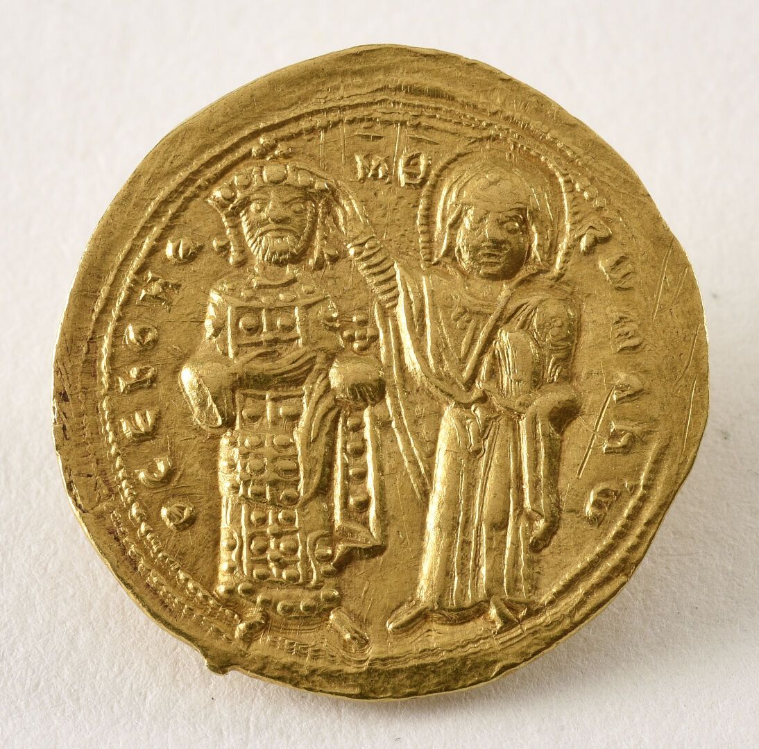 EMPIRE BYZANTIN. ROMANUS III (1028-1034) 金色的Histamenon Nomisma。君士坦丁堡。

A/ 基督带着十字&hellip;