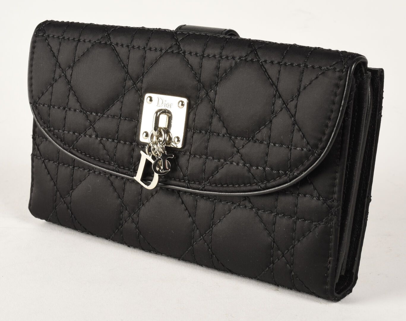 CHRISTIAN DIOR Doppelseitige Brieftasche aus schwarzem Nylon mit Rohrgeflechtmus&hellip;