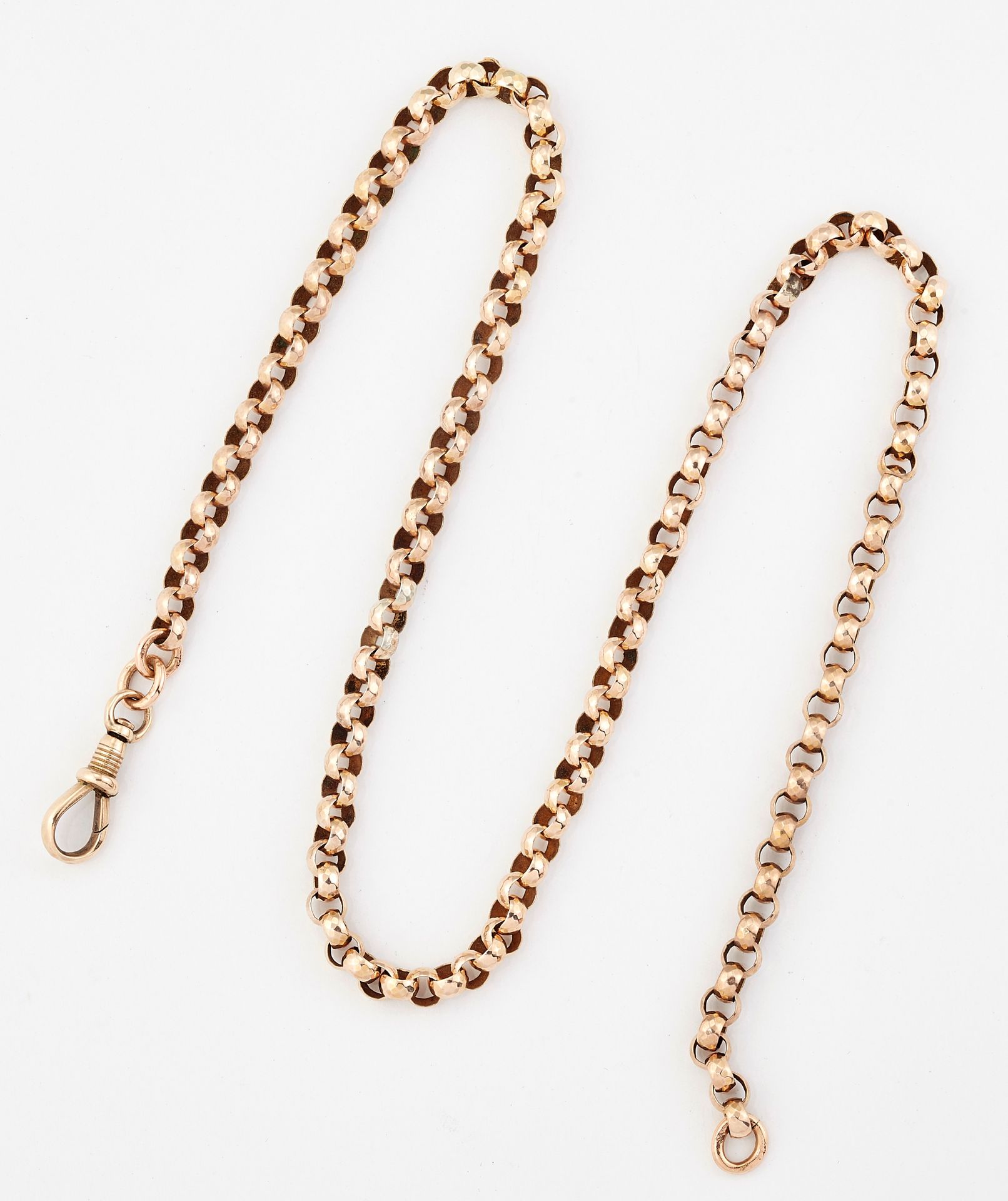 Null 一条维多利亚时期的项链，由刻面的Belcher链节组成，带夹子。长44厘米，重11.6克15020090它没有标记或邮票，但在我们看来可以测试为黄金。