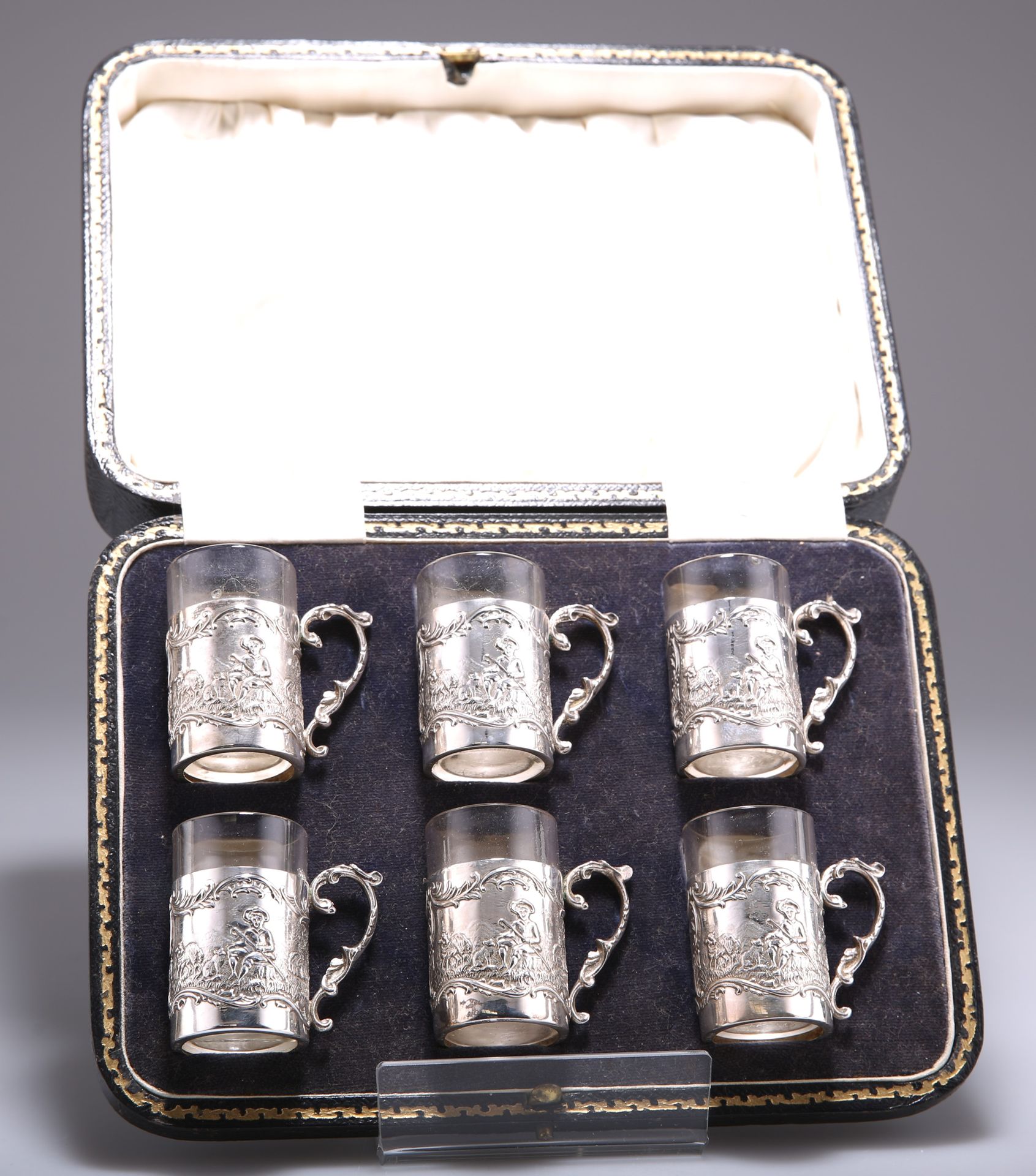 Null SET VON SECHS GEORGE V SILBERN TOT CUPS, von James Dixon & Sons Ltd, Sheffi&hellip;