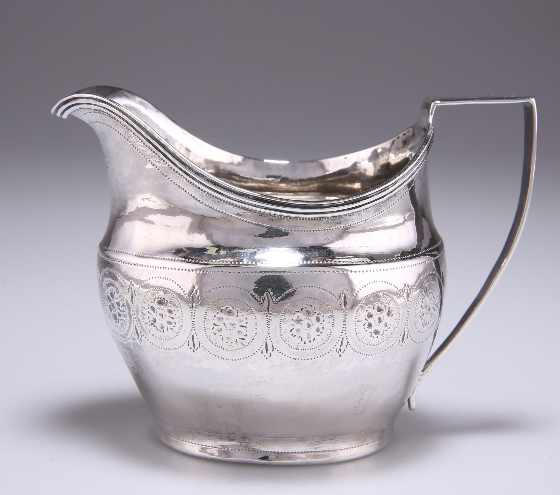 Null A GEORGE III SILVER CREAM JUG, maker's mark 'WH' (possibly William Hall), L&hellip;