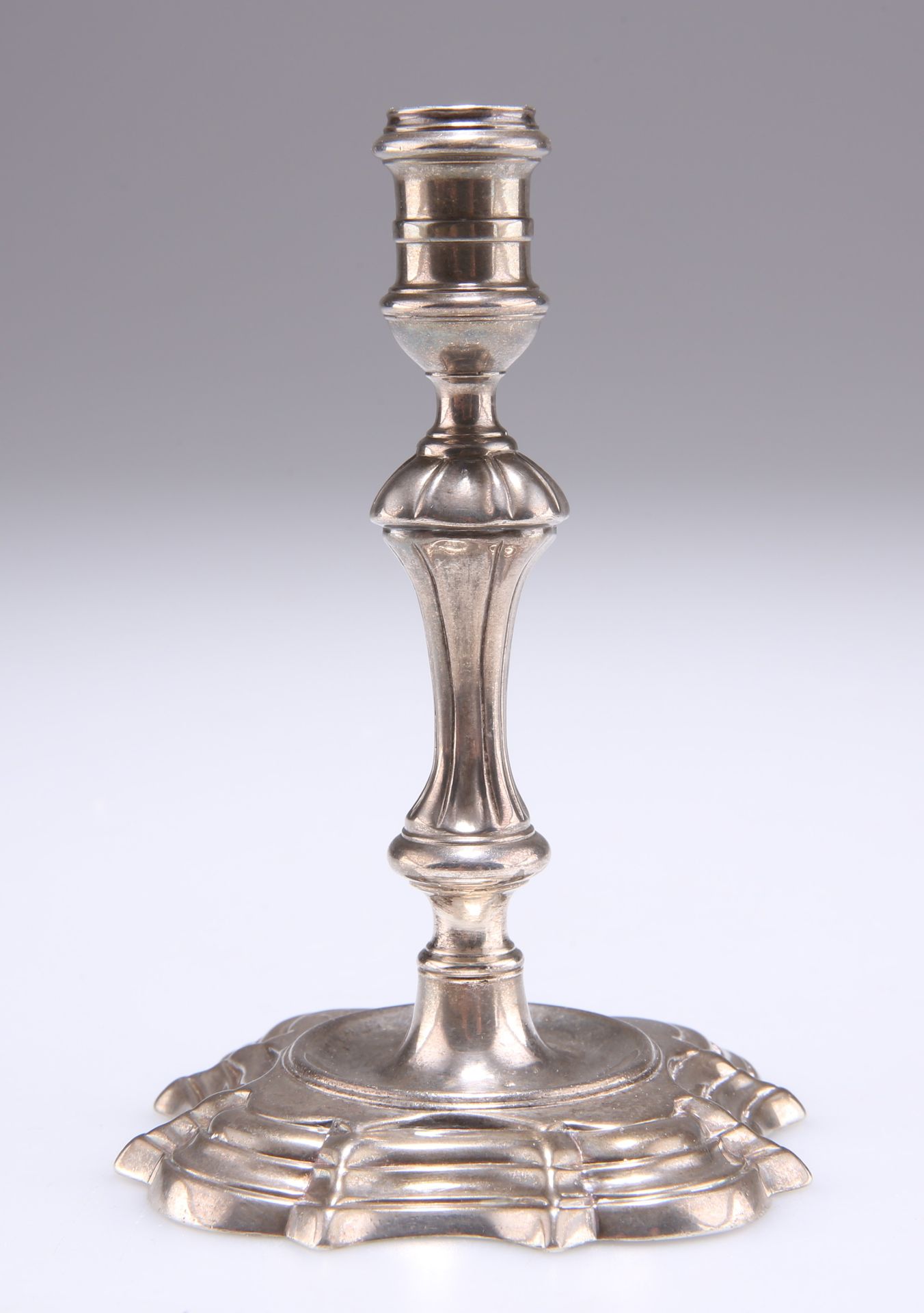 Null A GEORGE II SILVER TAPERSTICK, London 1747, lacking maker's mark, with knop&hellip;