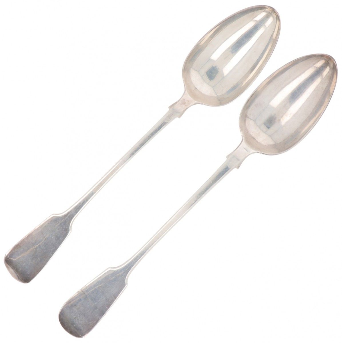(2) piece set spoons silver. 大型模型，手柄光滑，背面的尖端略微弯曲。英国，伦敦，William Chandless，1826 / &hellip;