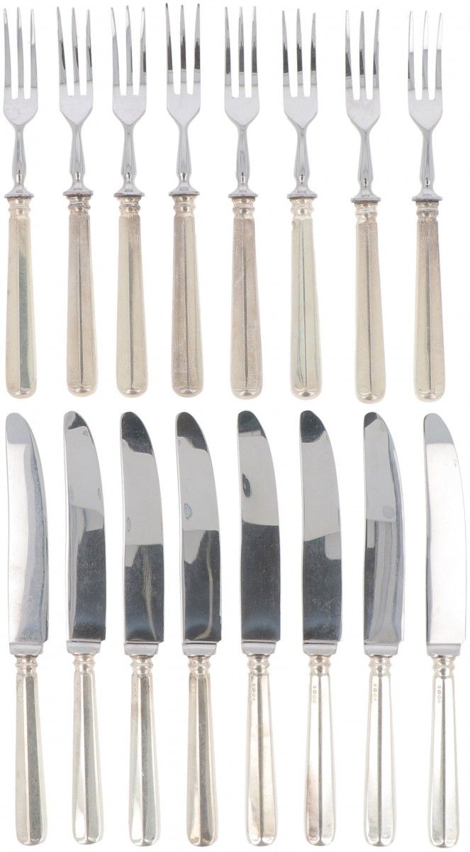 (16) piece set of fruit cutlery "Haags Lofje" silver. Modell: "Haags Lofje" mit &hellip;