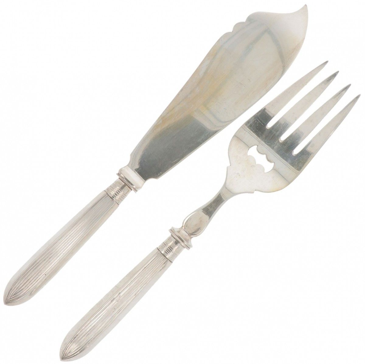 (2) piece silver fish cutlery. Décoré d'un bord "filet". Pays-Bas, Amsterdam, L.&hellip;