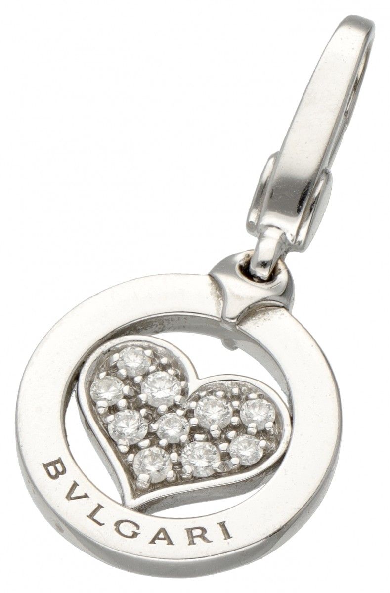 18K. White gold Bvlgari 'Tondo Heart' pendant set with approx. 0.15 ct. Diamond.&hellip;