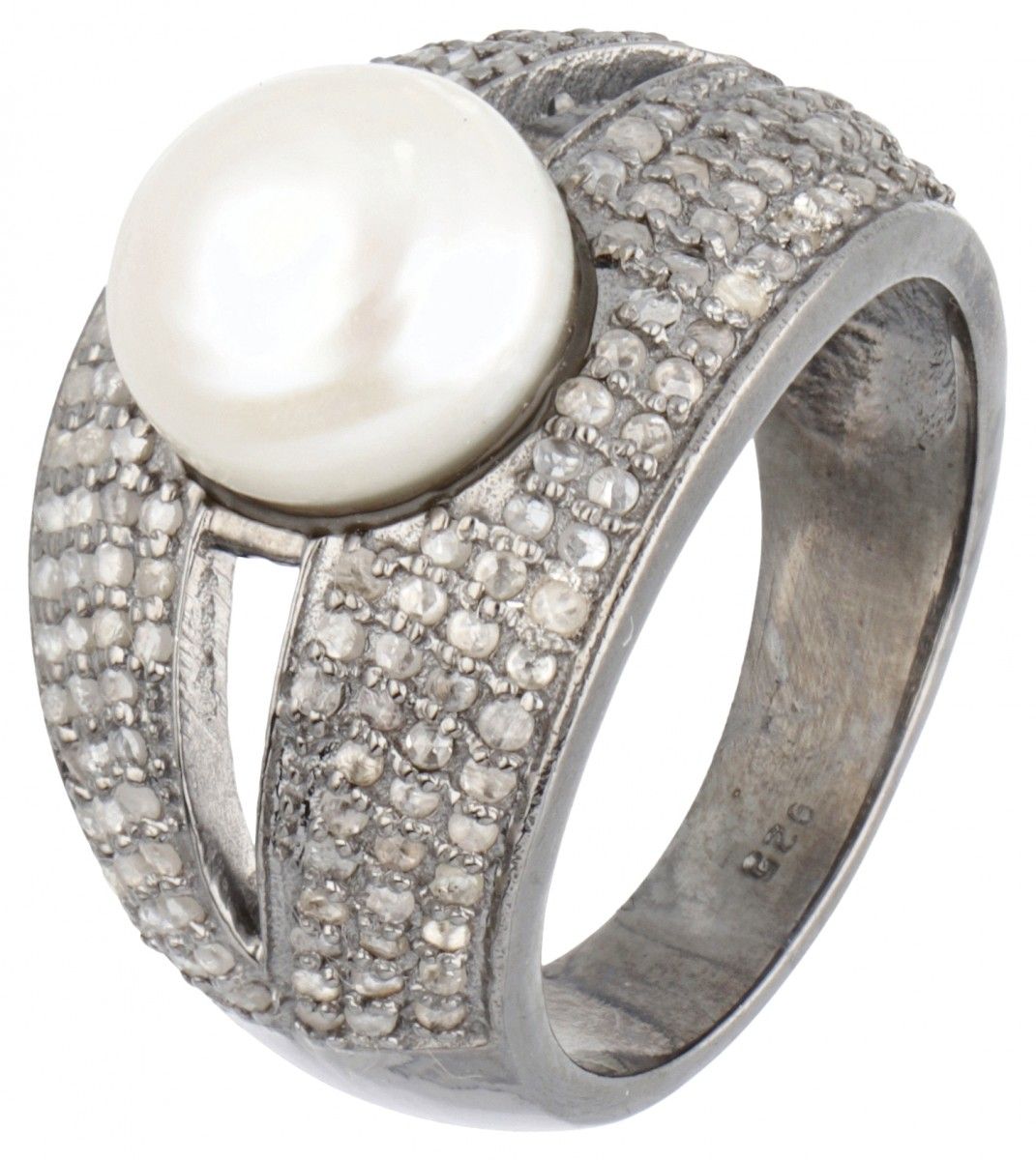 Silver ring set with rose cut diamonds and a freshwater pearl - 925/1000. Punzie&hellip;