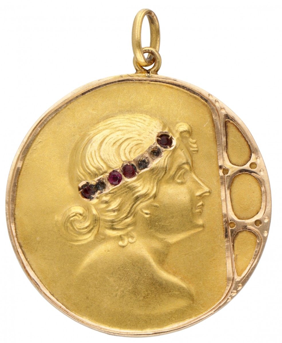 18K. Yellow gold Art Nouveau pendant with an elegant lady set with glass garnet.&hellip;