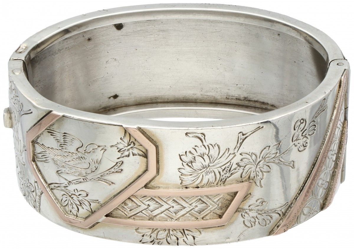 Silver antique bangle bracelet - 800/1000. Decorated with floral engravings. Hal&hellip;