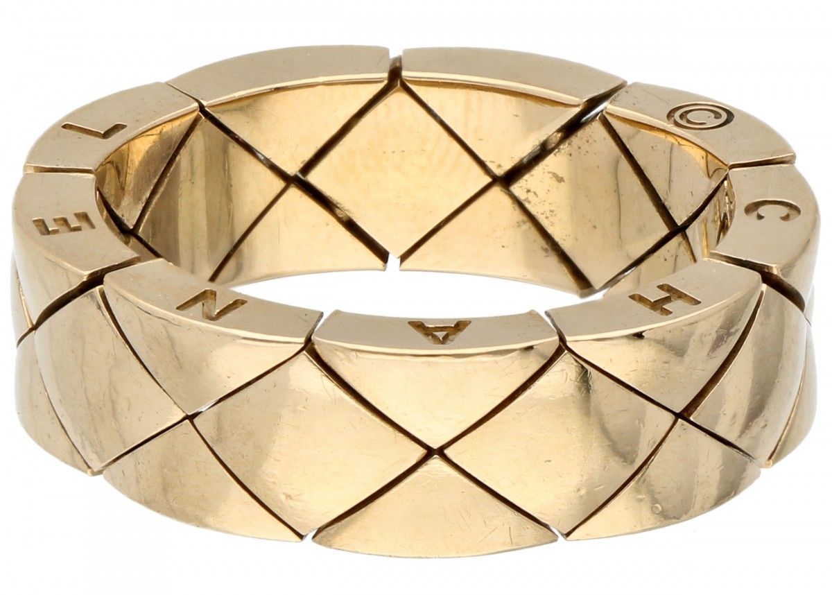 18K. Yellow gold flexible Chanel ring. Numéro de série : 20J 00552 T53. Poinçons&hellip;