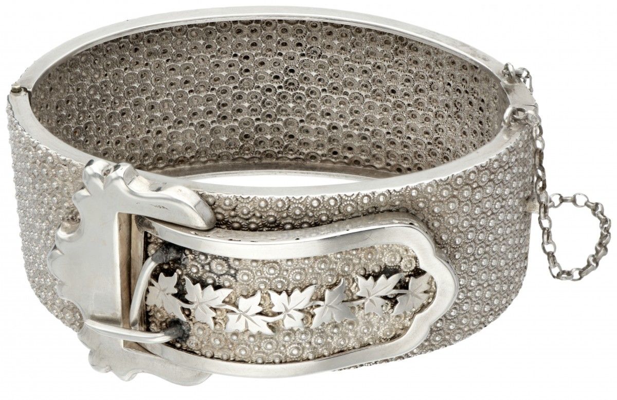 Silver antique bangle bracelet with buckle - 800/1000. Poinçons : 800, Z. Marque&hellip;
