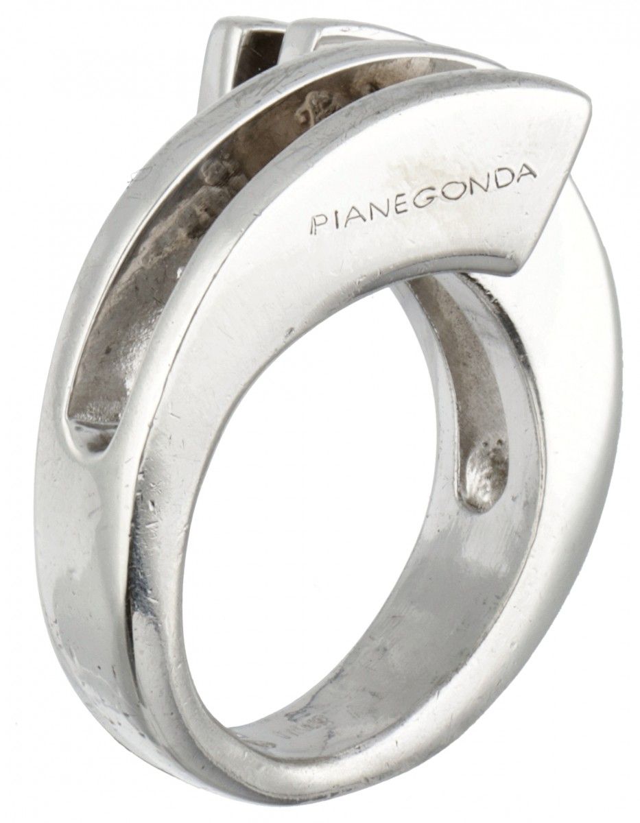 Silver Pianegonda Italian design ring - 925/1000. Hallmarks: Pianegonda, * 2213 &hellip;
