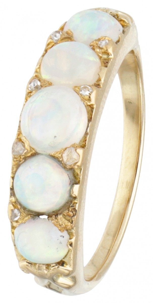 18K. Yellow gold ring set with approx. 1.33 ct. Welo opal and rose cut diamond. &hellip;