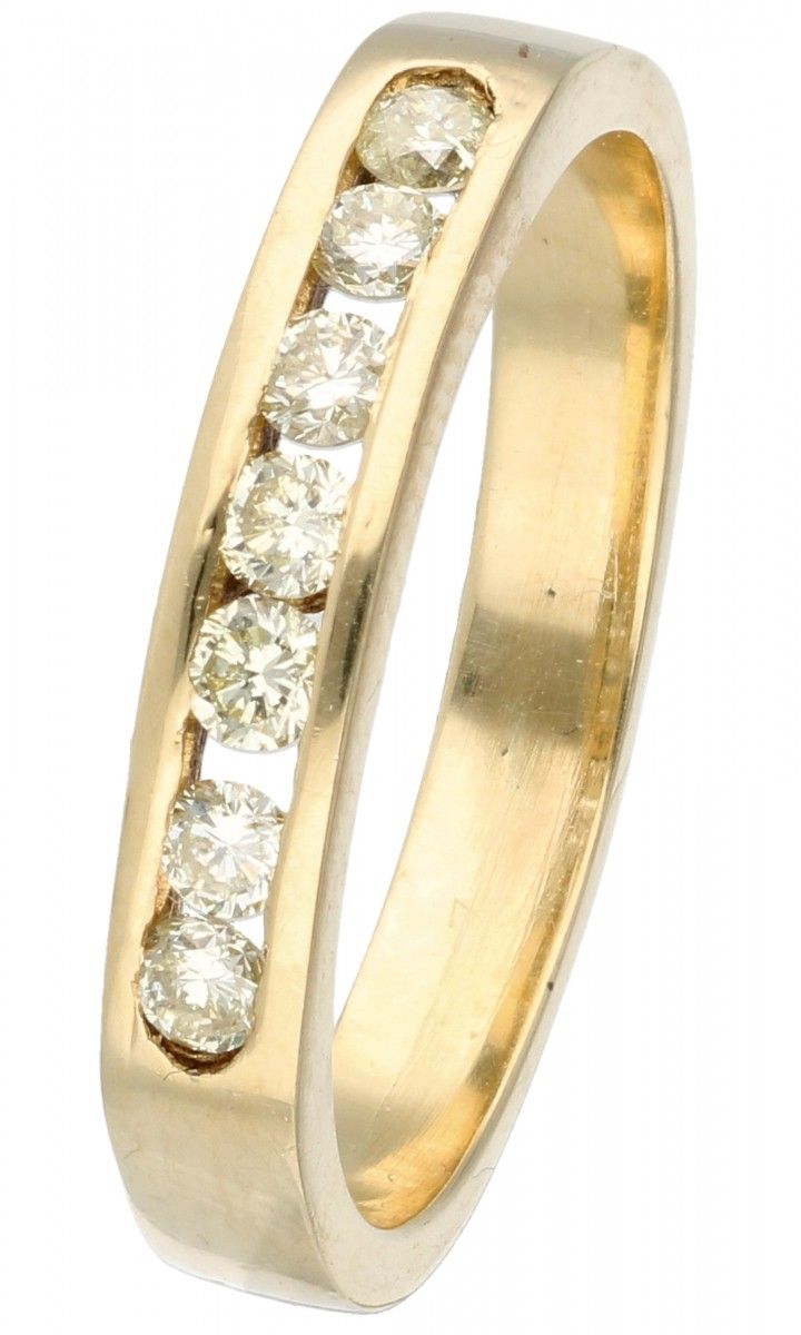 14K. Yellow gold ring set with approx. 0.21 ct. Diamond. 7 diamants taille brill&hellip;