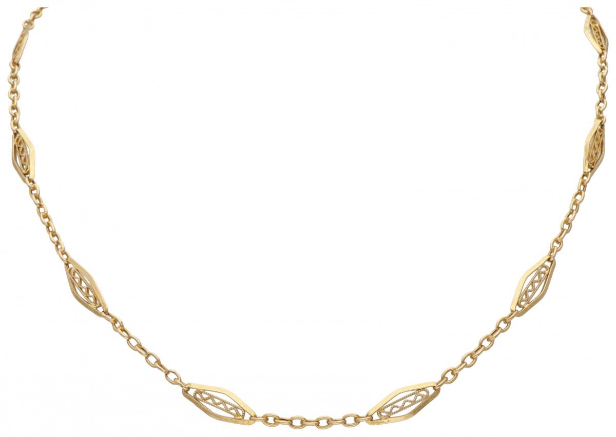 18K. Yellow gold filigree link necklace. Hallmarks: 750. L: 41 cm. Weight: 4.13 &hellip;