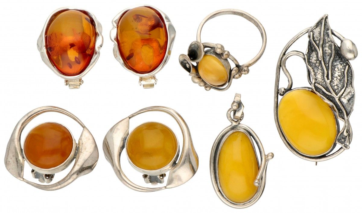 Set of silver earrings, pendants and ring set with amber - 925/1000. Hallmarks: &hellip;