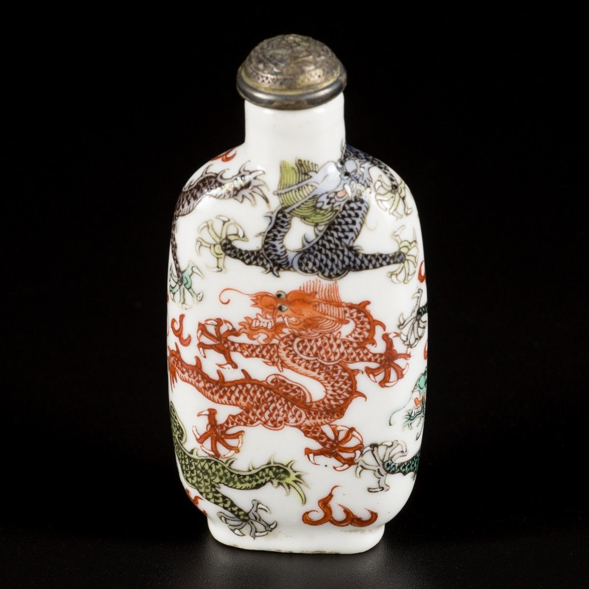 A porcelain famille verte snuff bottle decorated with 5 dragons, marked Qianglon&hellip;