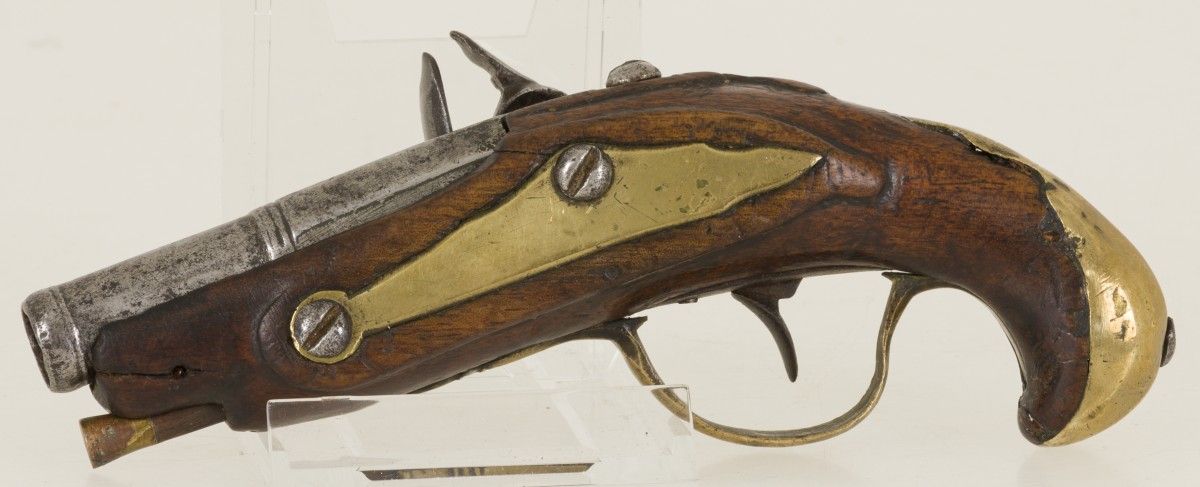 A small model flintlock travel-/ ladies pistol, 18th century. 用于火药。估计：100 - 150欧&hellip;