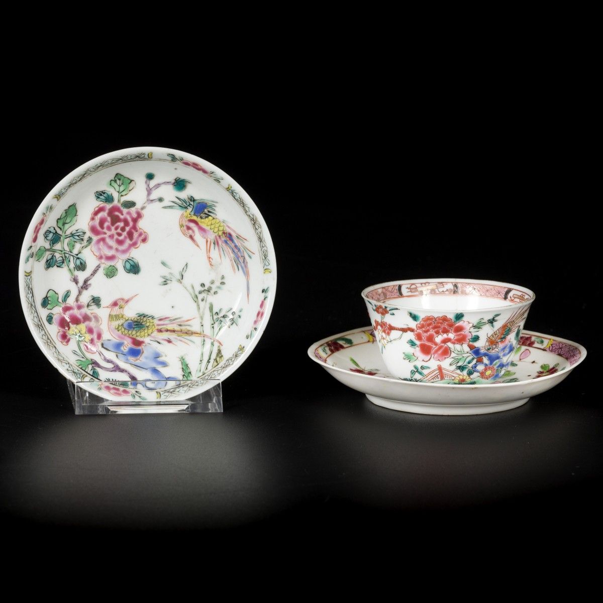 A lot of (2) porcelain famille rose saucers and a cup, China, Yongzhen. Durchm. &hellip;