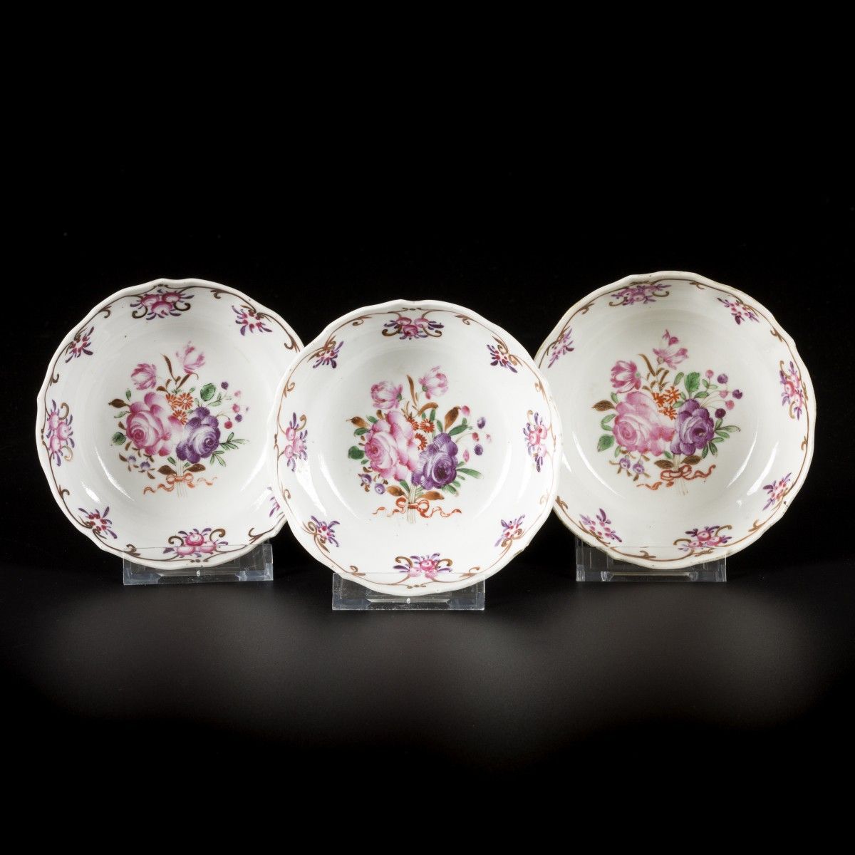 A set of (3) porcelain deep plates with famille rose decoration, China, 18th cen&hellip;