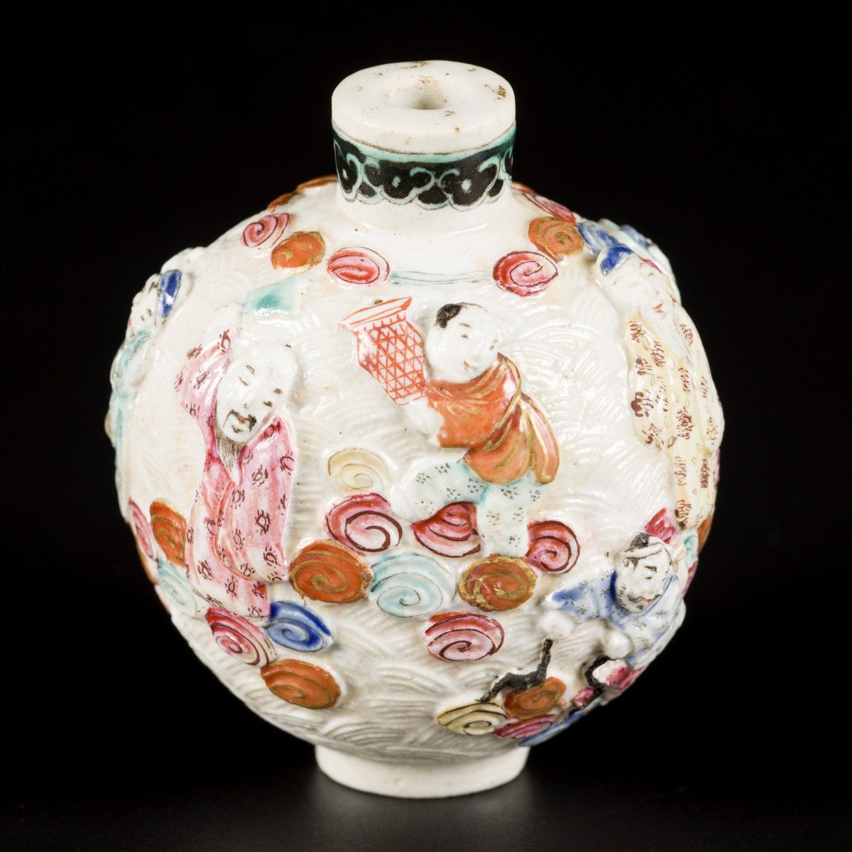A porcelain famille rose snuff bottle decorated with 8 immortals, China, 19th ce&hellip;
