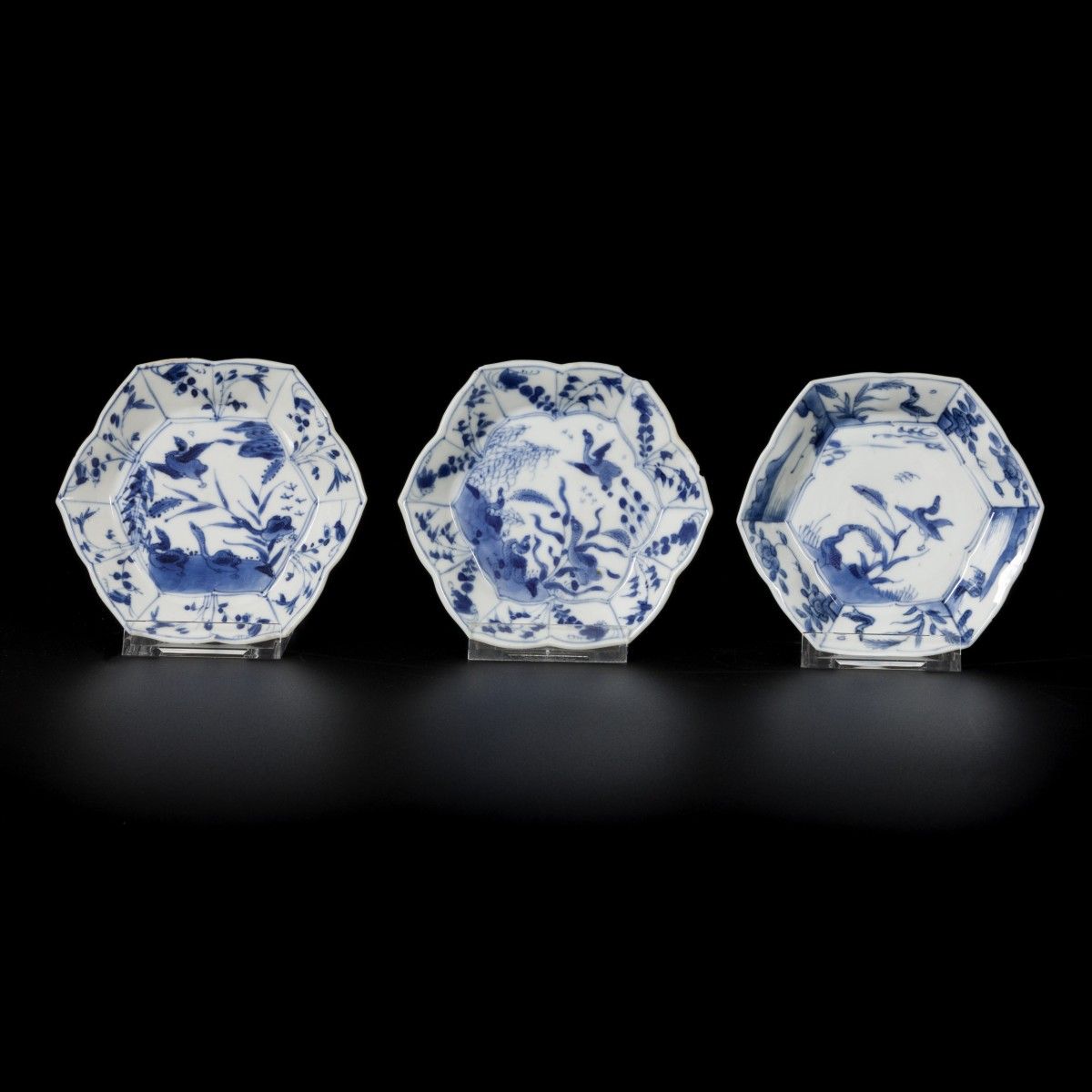 A set of (3) porcelain angled plates with bird decoration, China, Kangxi. Diam. &hellip;