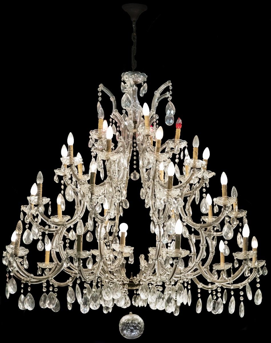 A multi-light Maria Theresa-style chandelier, Austria, 20th century. Avec cadre &hellip;