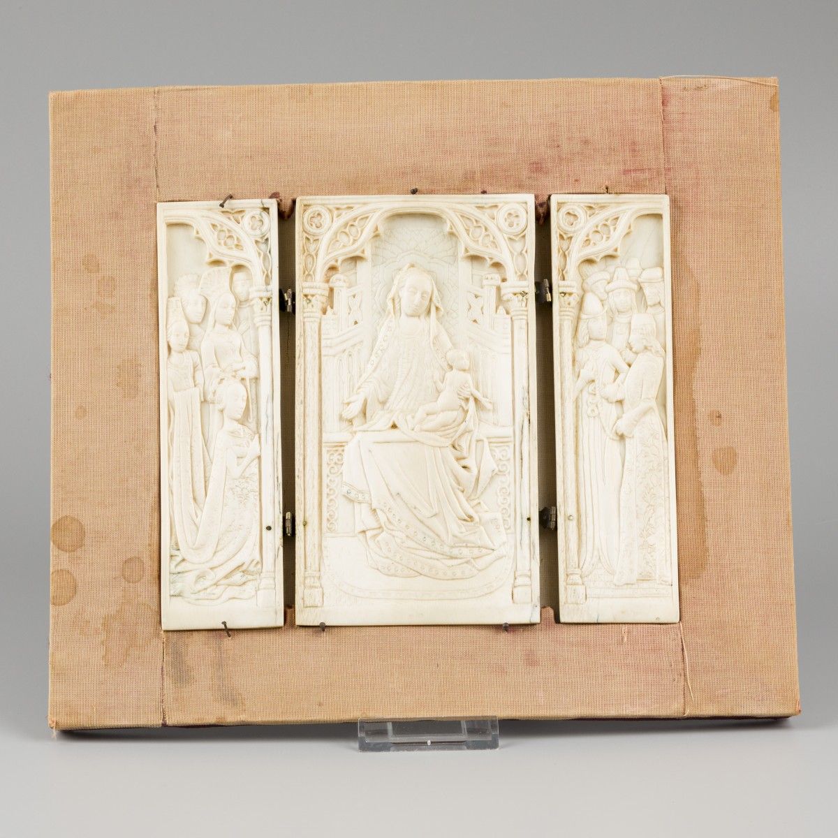 An ivory triptych, possibly 16th. C. Or later, possibly France (Dieppe). Hinges &hellip;